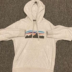 Patagonia Graphic Hoodie - Medium - Grey